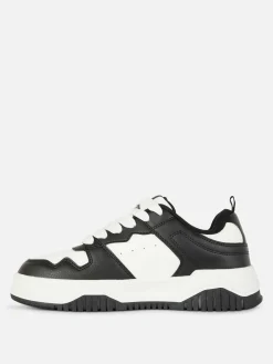 Baskets à Lacets Avec Empiècements Contrastés