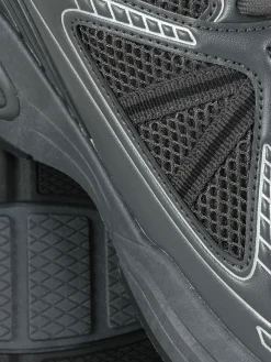 Baskets De Sport Basses à Empiècements