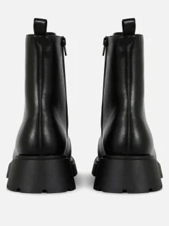 Bottines Lacées Avec Empiècement Sur L'embout