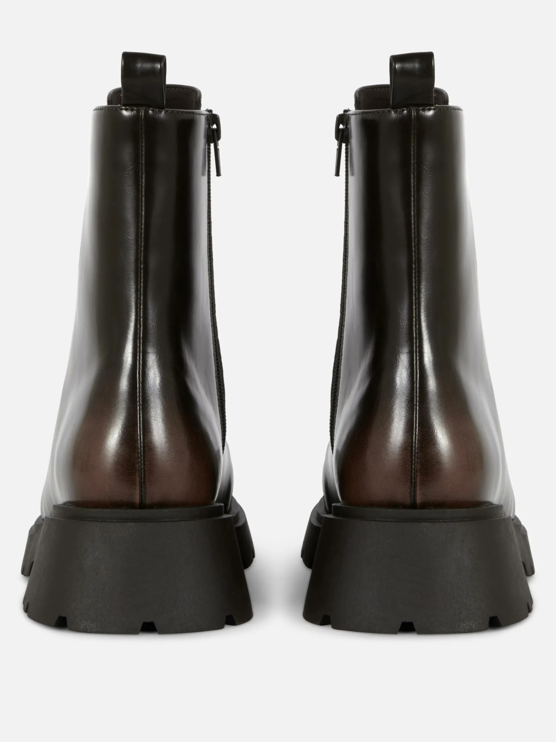 Bottines Lacées Avec Empiècement Sur L'embout