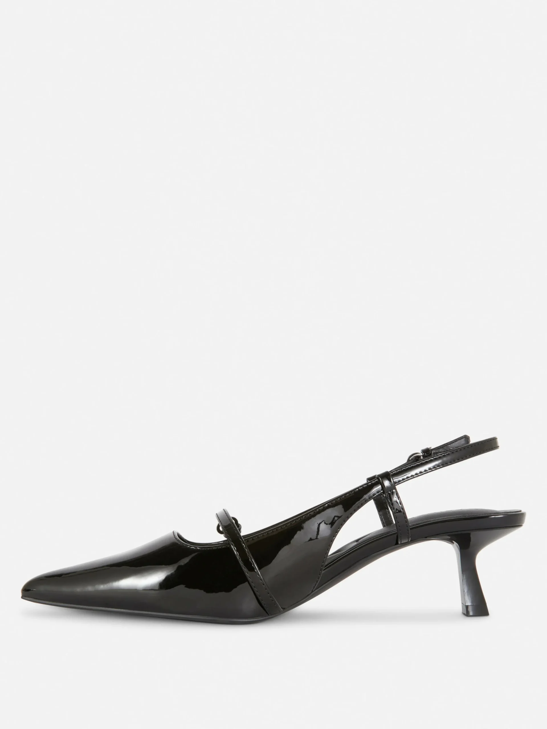 Chaussures Vernies à Talon Bas Et à Boucle