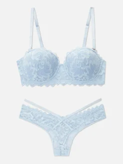 Ensemble Soutien-gorge Balconnets Et String En Dentelle