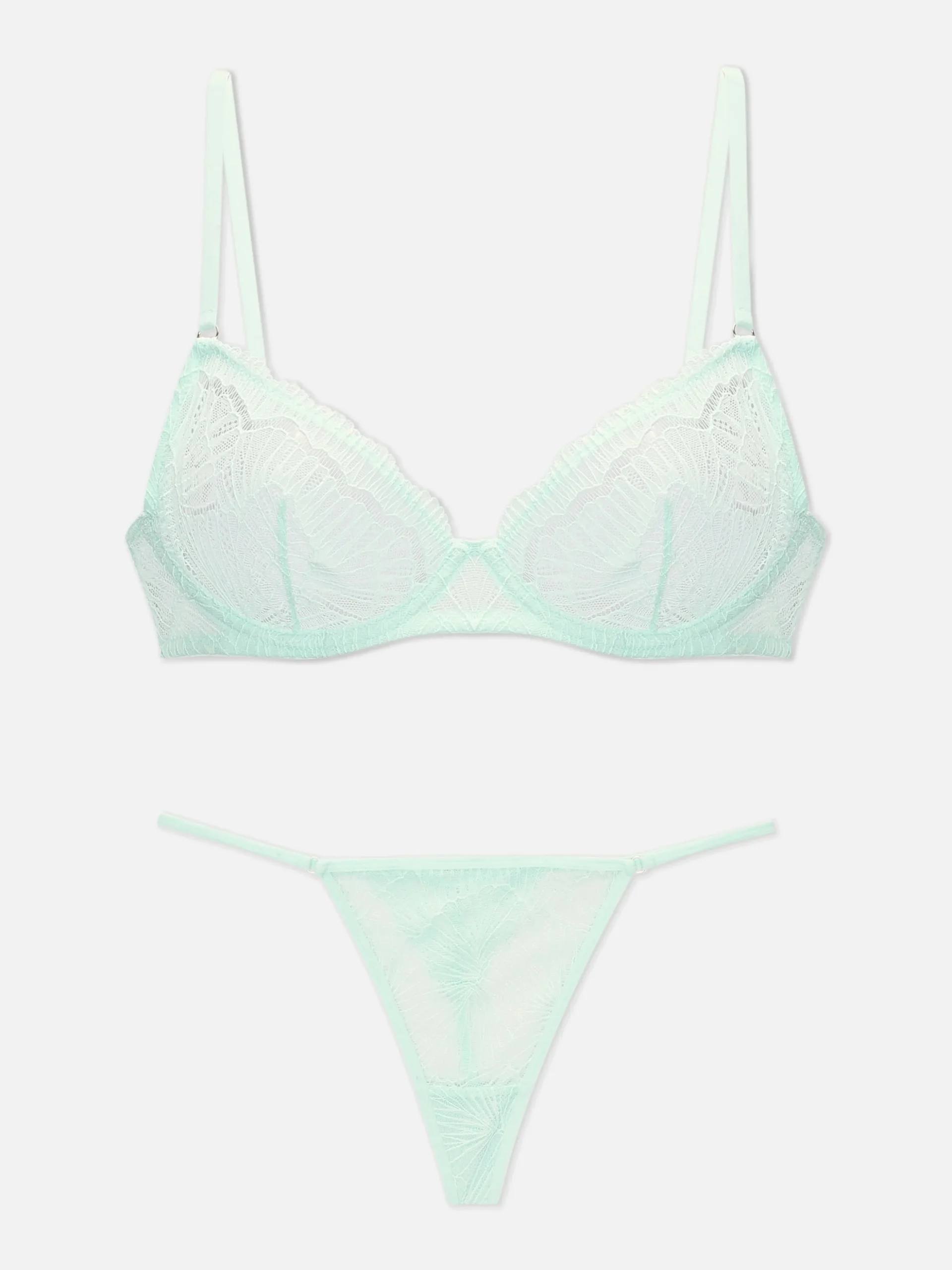 Ensemble Soutien-gorge Non Rembourré Et String En Dentelle