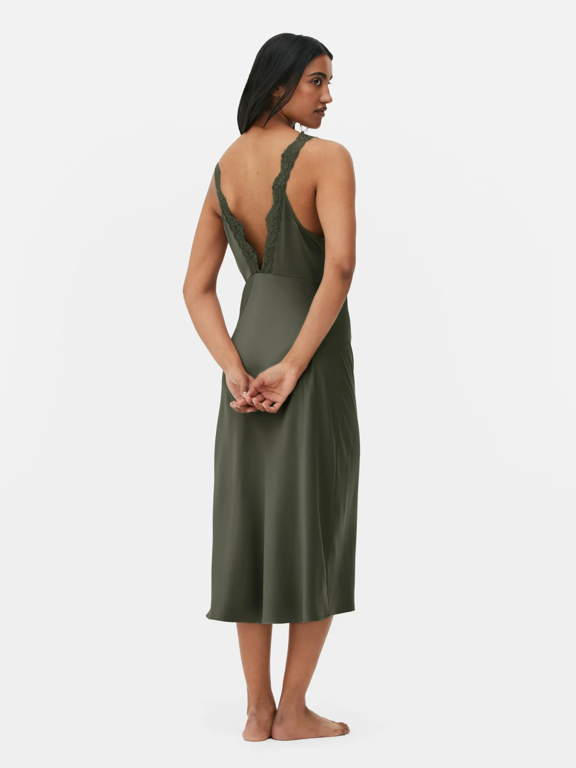 Nuisette Mi-longue En Satin à Finitions En Dentelle