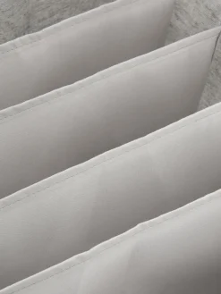 Option De Rangement De Taille Moyenne Pour Vêtements