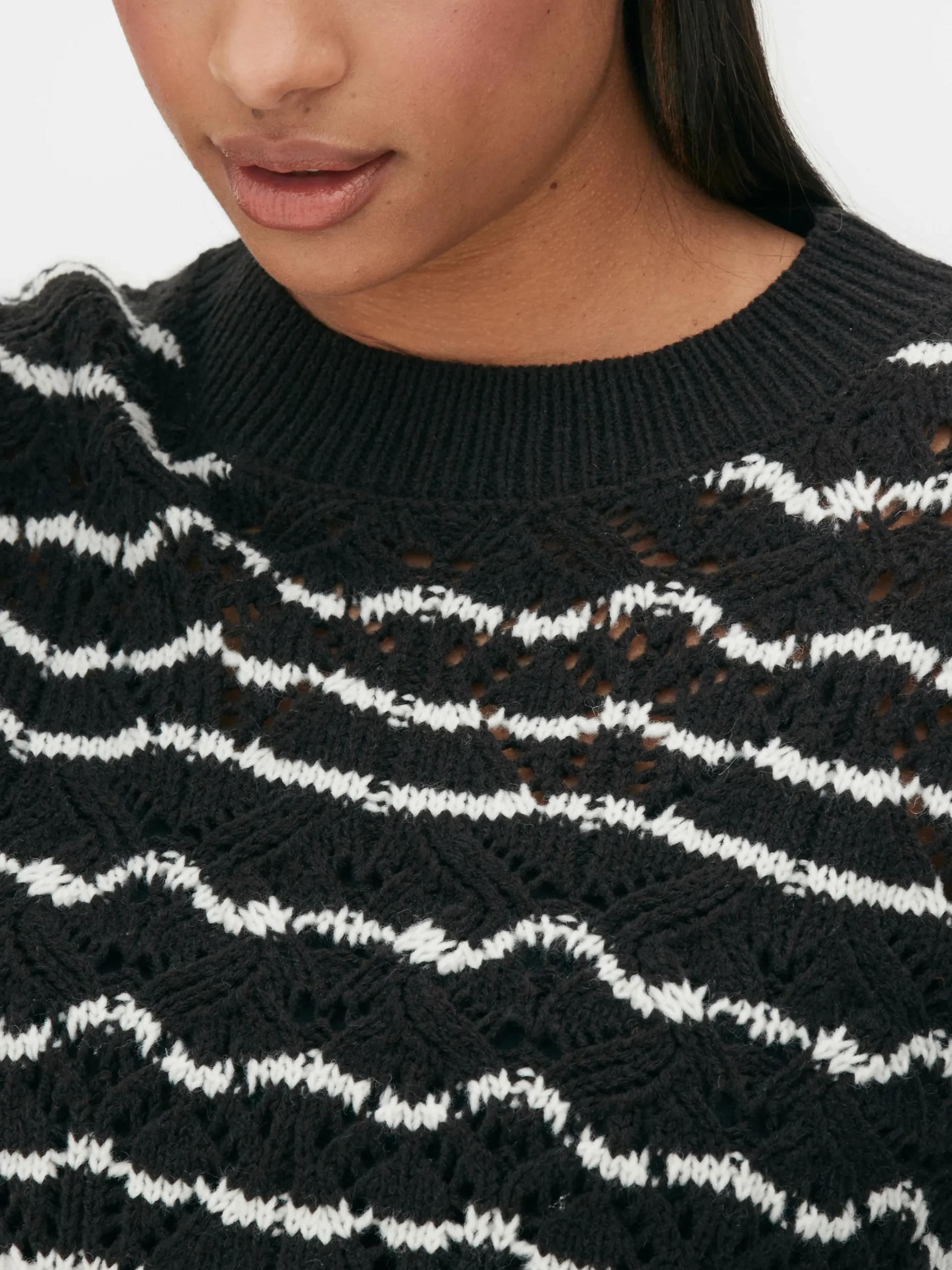 Pull En Maille Ajourée à Col Ras-du-cou