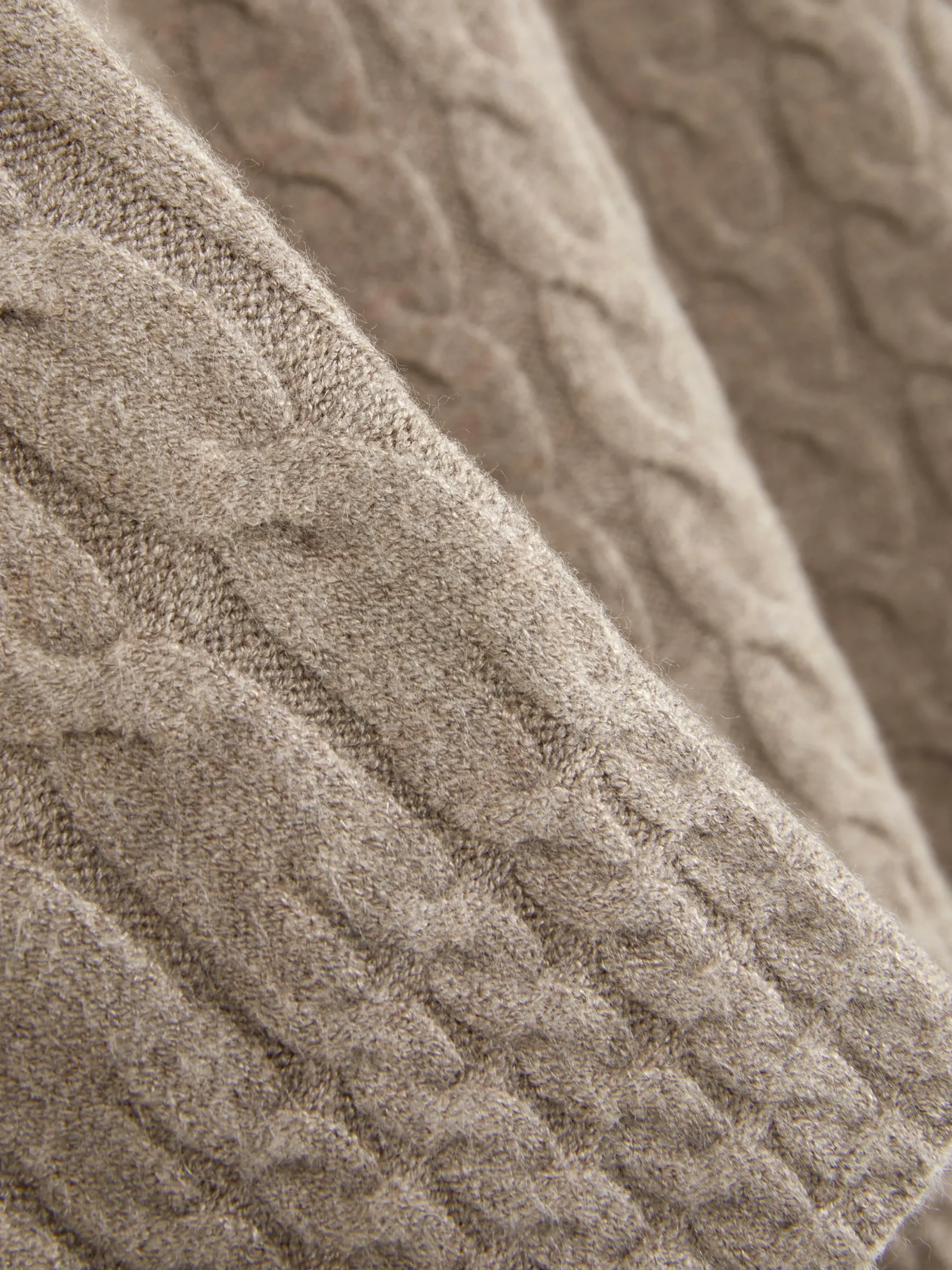 Pull En Maille Torsadée à Col Montant