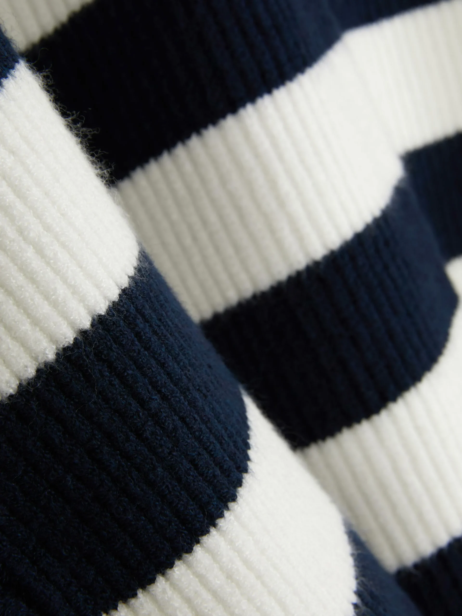 Pull Tricoté à Encolure Zippée