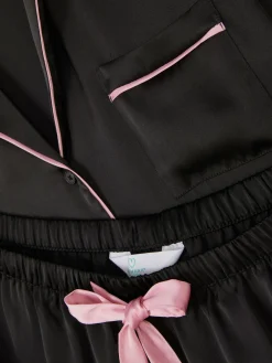 Pyjama Chemise De Nuit Et Short En Satin