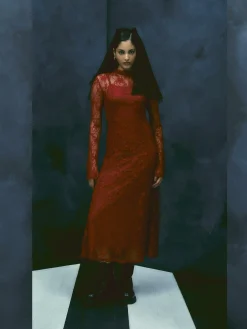 Robe Mi-longue En Dentelle à Col Montant Beetlejuice X Colleen Atwood