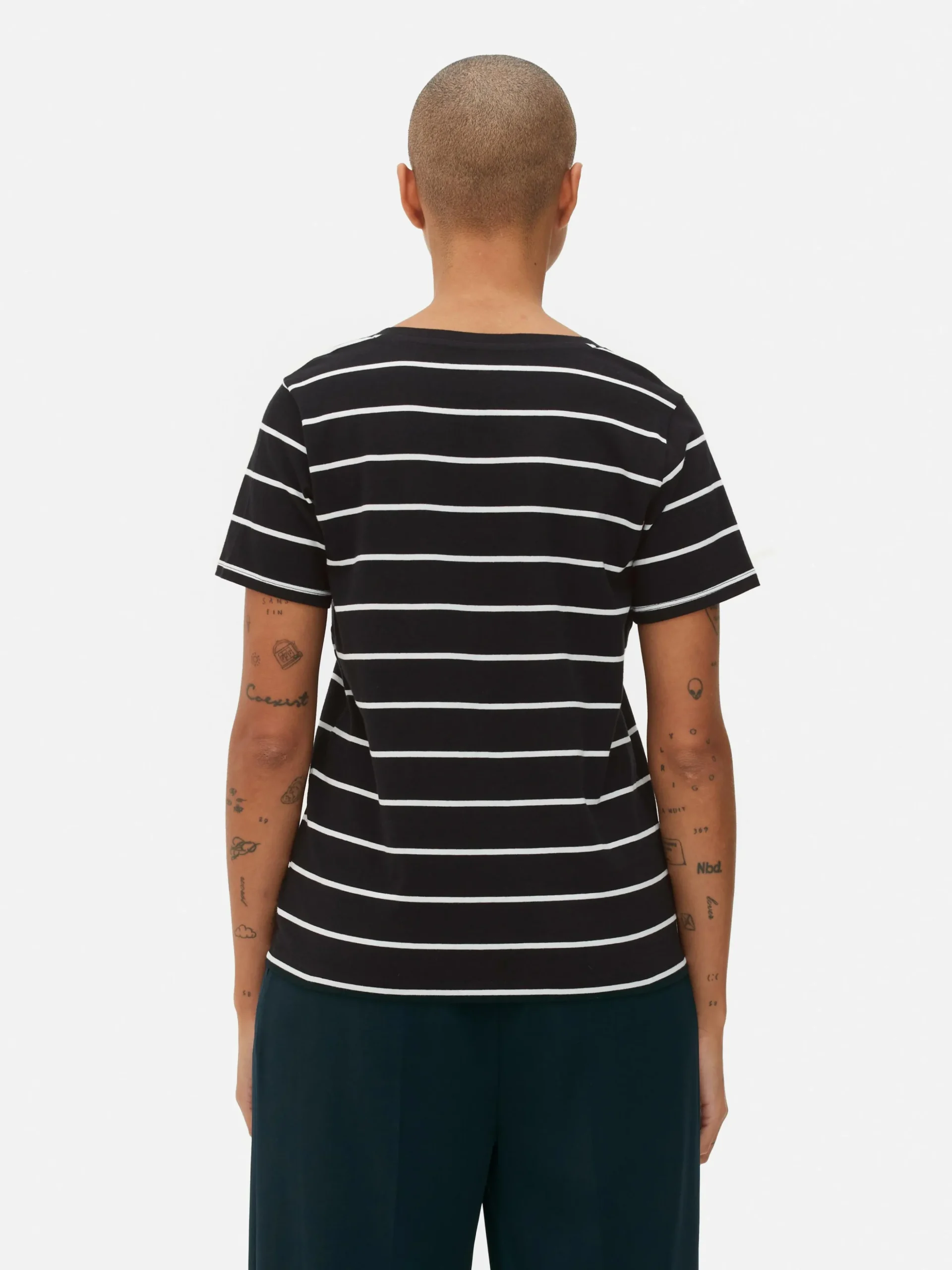 T-shirt Rayé à Col En V