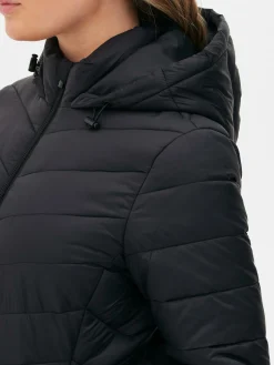 Une Doudoune Rembourrée à Capuche Super Légère