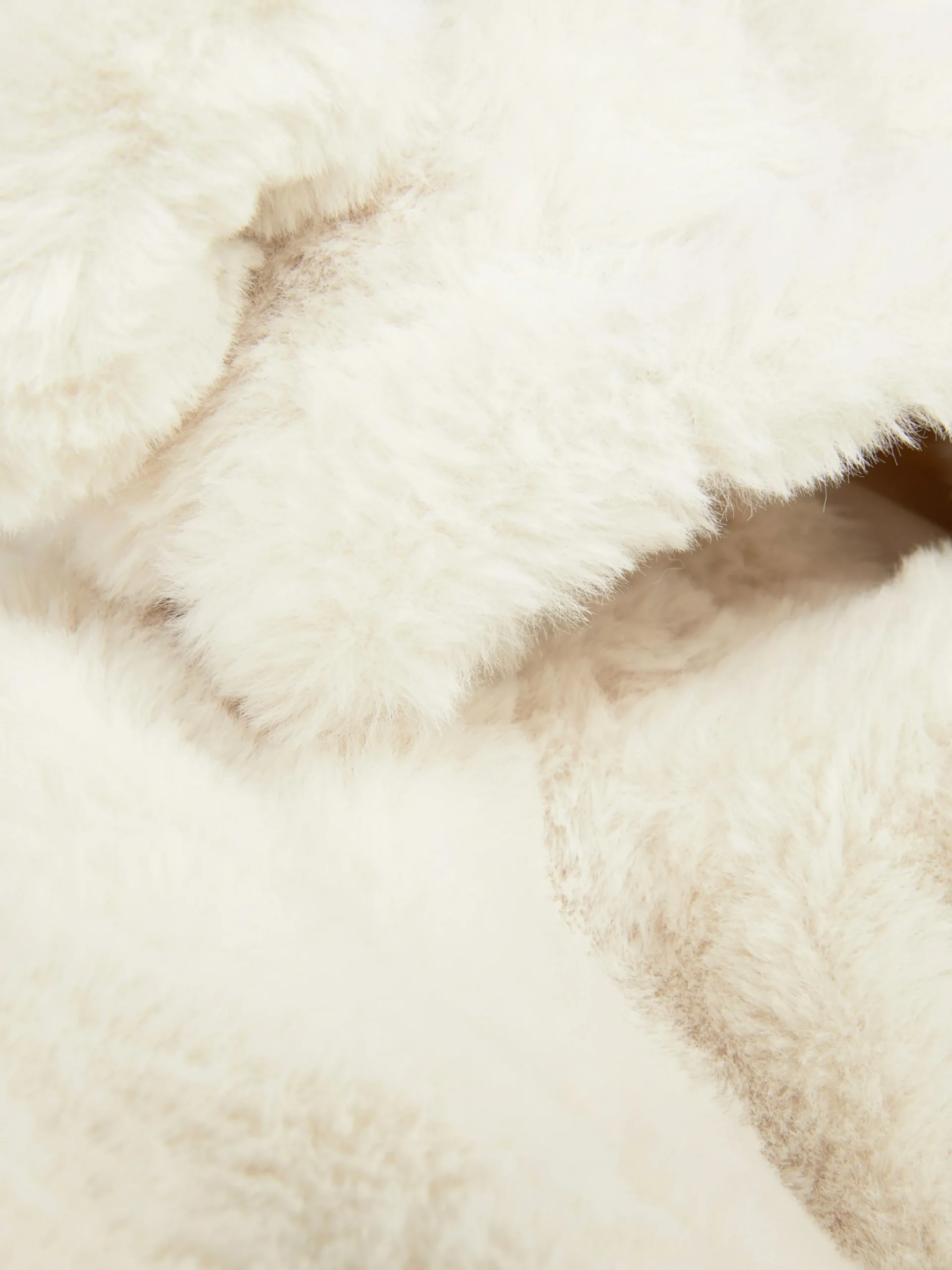 Veste à Capuche En Fausse Fourrure