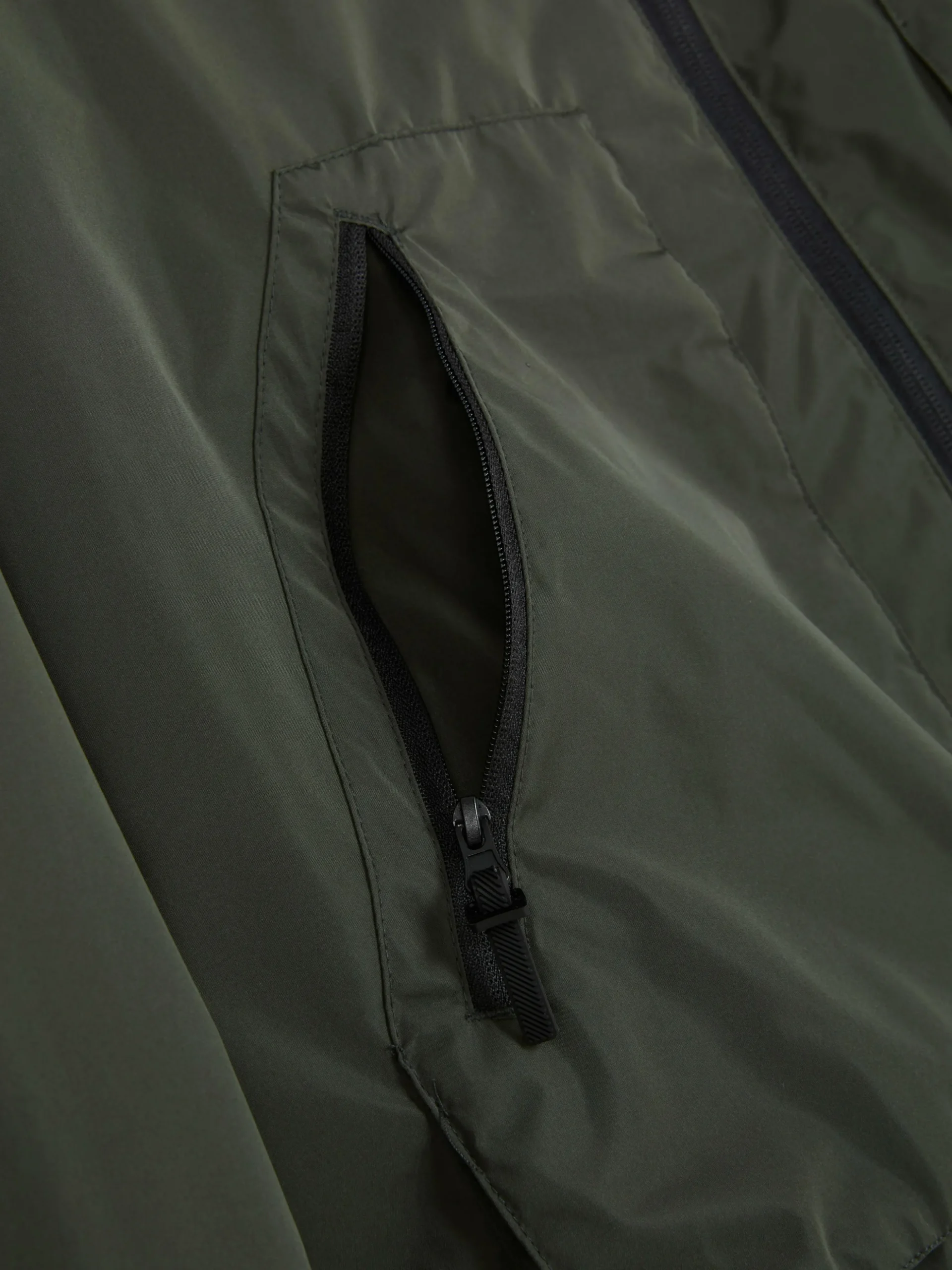 Veste Coupe-vent à Capuche